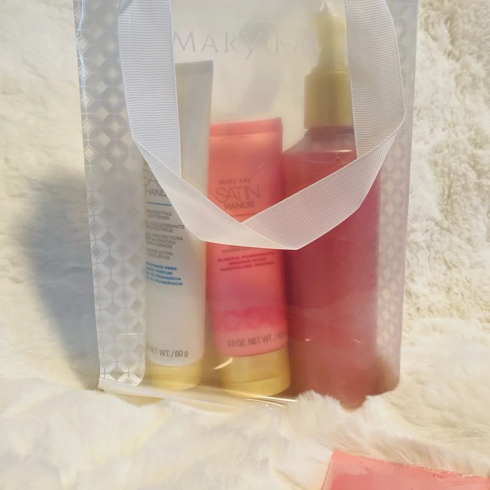 Mary Kay Limited-Edition† White Tea & Citrus Satin Hands Set